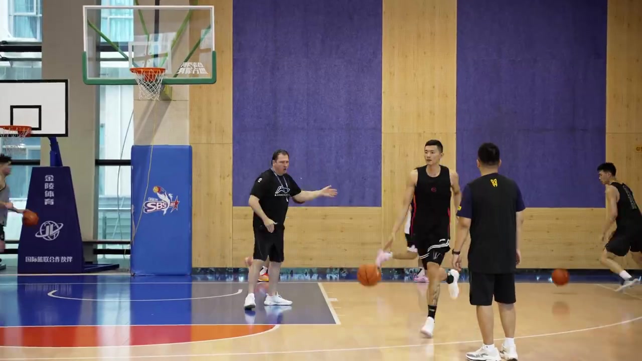 💪福建男篮开启夏训！陈林坚、黎伊扬出镜