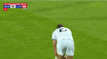 争议💥巴勒斯坦遭阿曼点球绝平&1分无缘下阶段，球迷炸锅：假摔