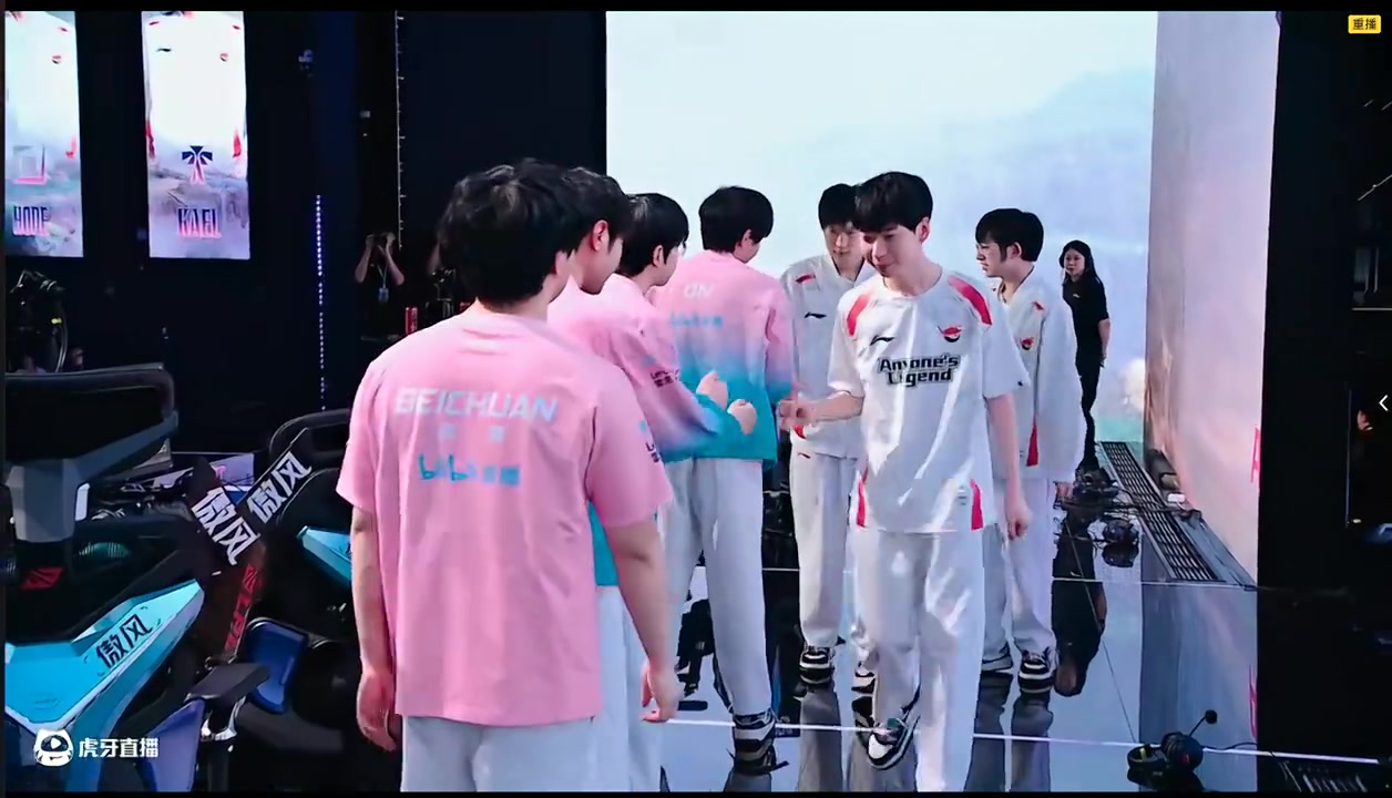 我见过这场面？ON看到Tabe激动的从后台跑出来没崩住笑了出来